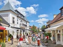 Thumbnail: khu-mua-sam-la-vallée-village.jpg