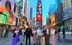 Thumbnail: quang-truong-thoi-dai-time-square.webp