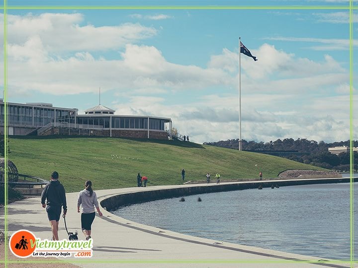 TOUR-UC-SYDNEY-CANBERRA-HO-Burley-Griffin.jpg