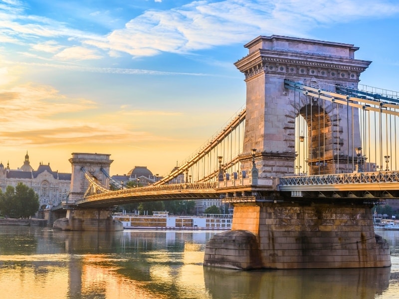 chain-bridge.jpg