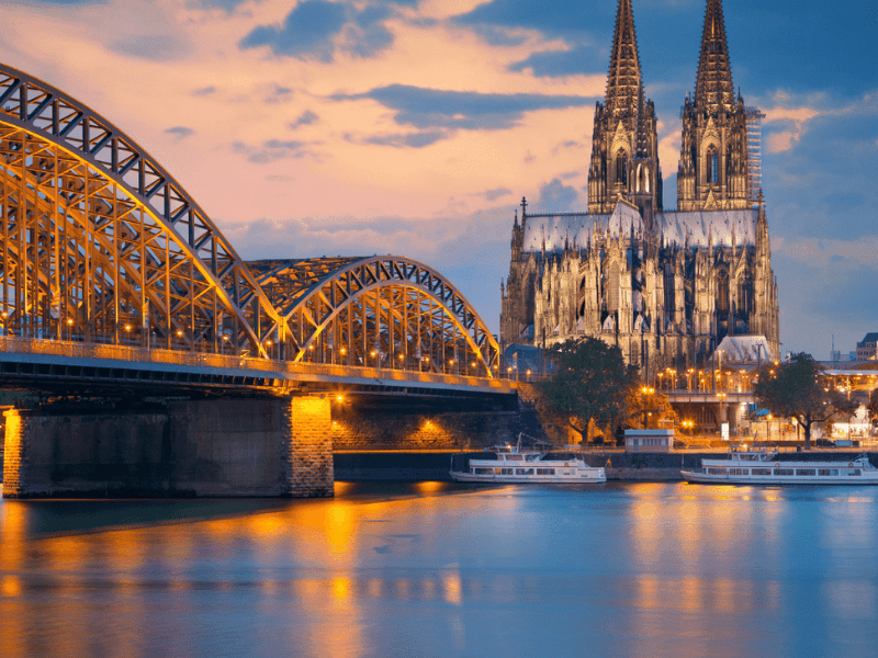 nha-tho-cologne.png