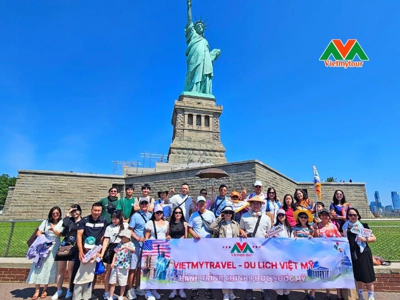 nu-than-tu-do-vietmytour.jpg