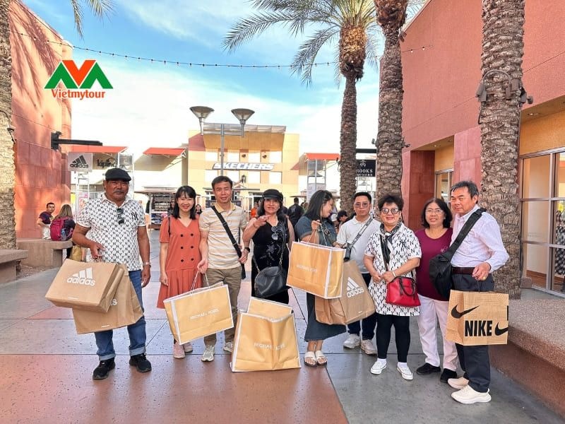 shopping-du-lich-my-vietmytour.jpg