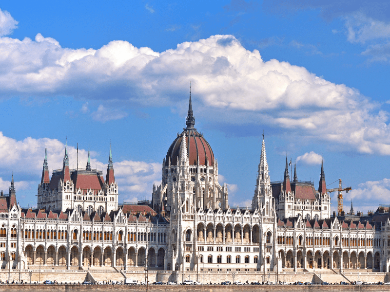 toa-nha-quoc-hoi-hungary.png