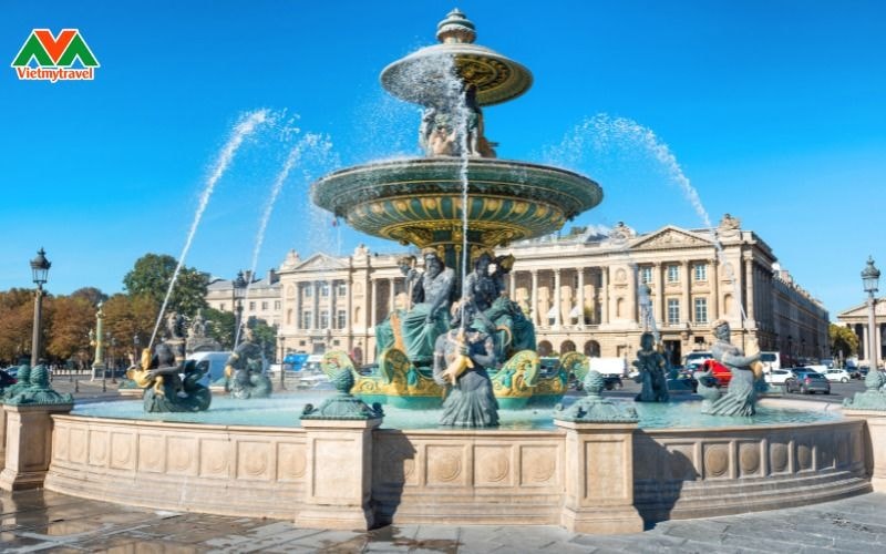 tour-chau-au-tham-quan-Place-de-la-Grand-Place.jpg